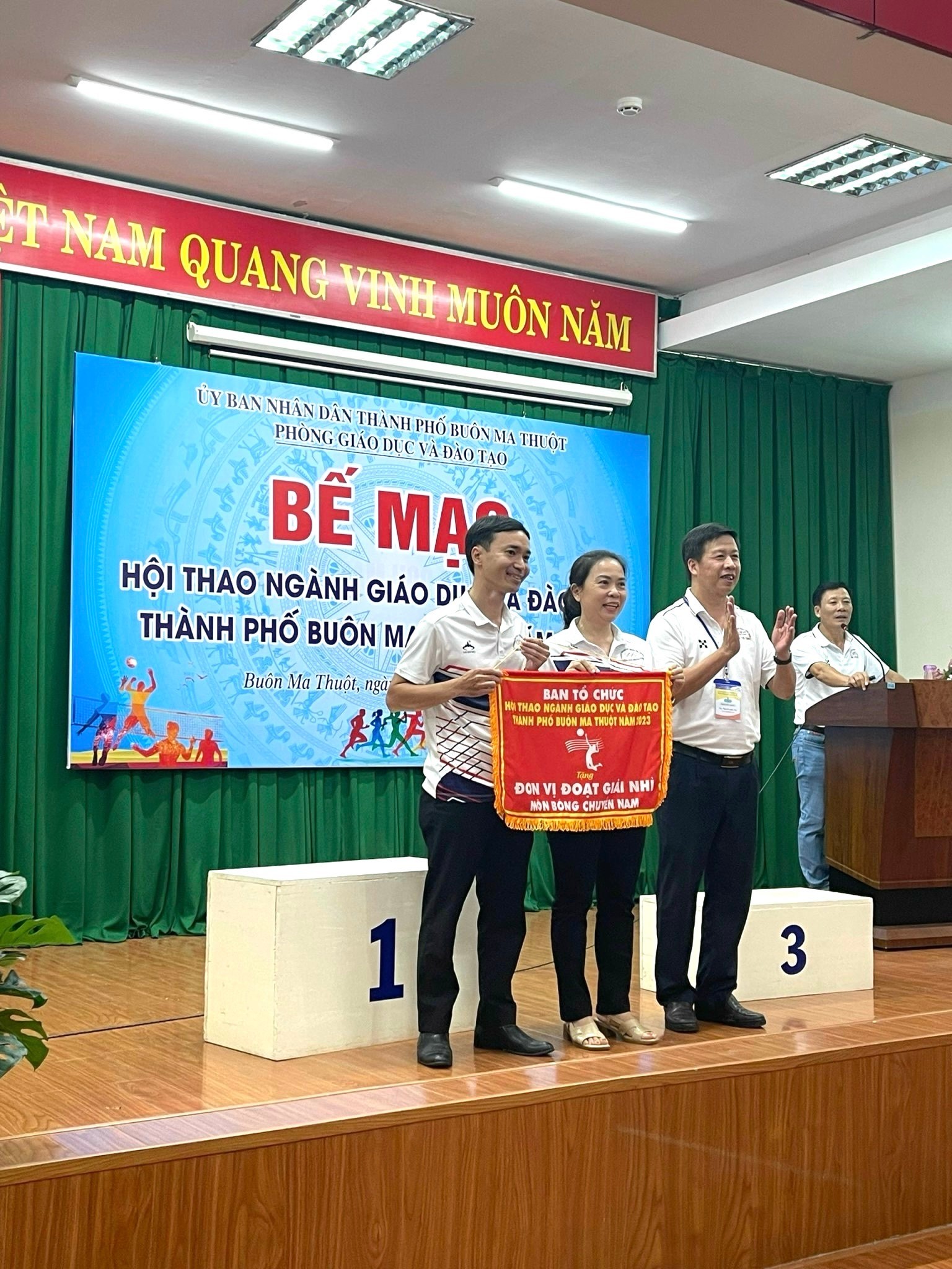 HỘI THAO CHÀO MỪNG 20/11